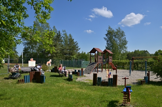 Vrbno - dětské hřiště - cca 500 metrů.jpg